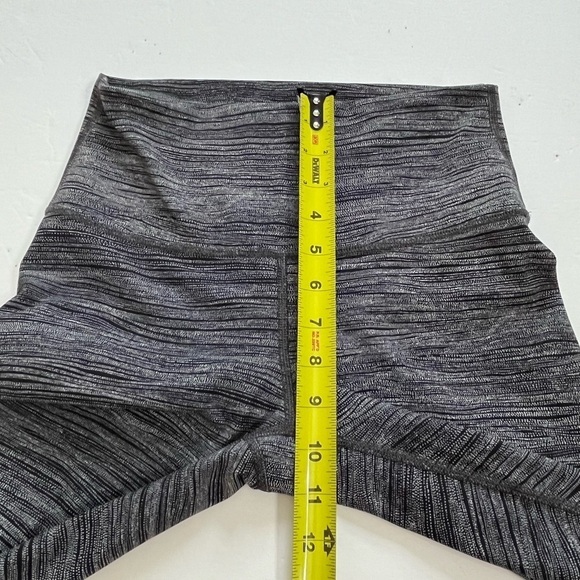 Lululemon Wunder Under Cropped Leggings Size 6 Black With White Dots - Picture 5 of 8